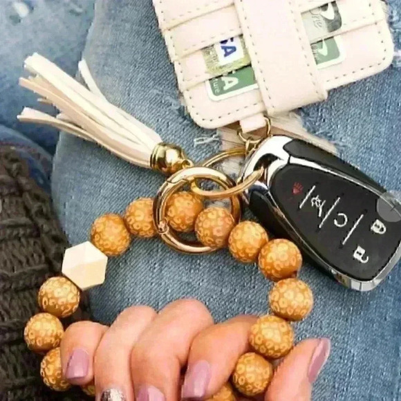 Leopard Beaded Key Ring Wallet Bracelet - Picture 2 of 3